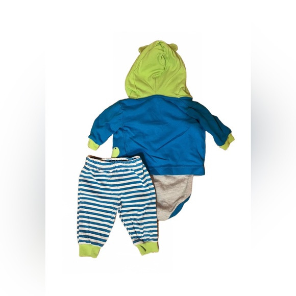 Fisher Price Outfit - Picture 2 of 4